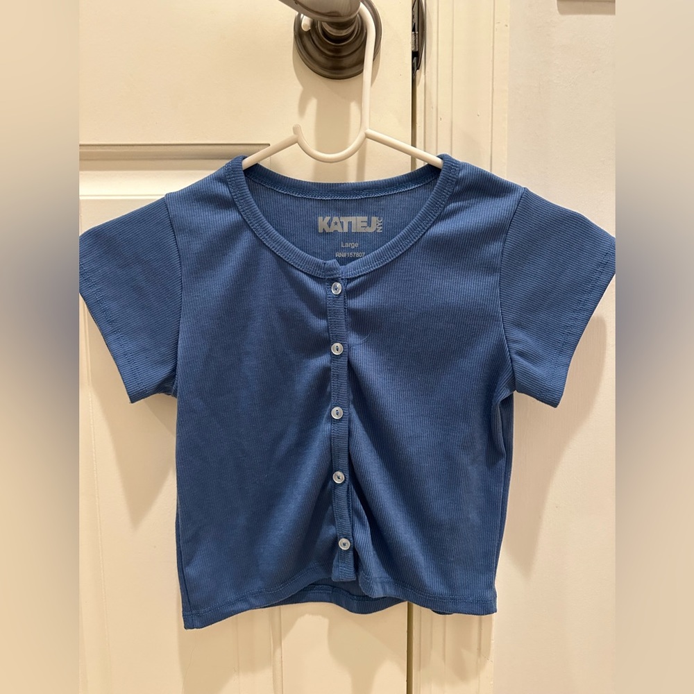 Katie J crop tee - size Large